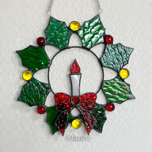 ステンドグラス クリスマス ヒイラギのリース サンキャッチャー kaori