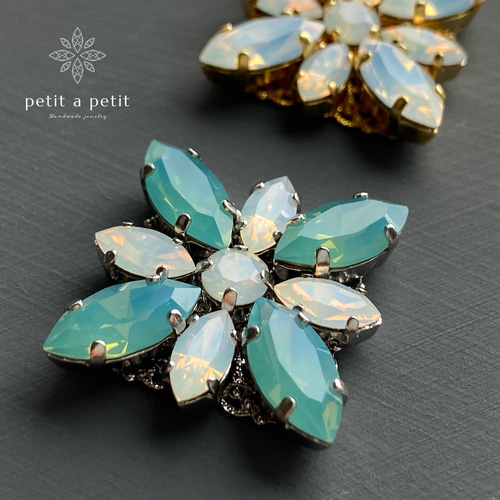 希少グッチカラーストーンフラワークリスタルブローチ