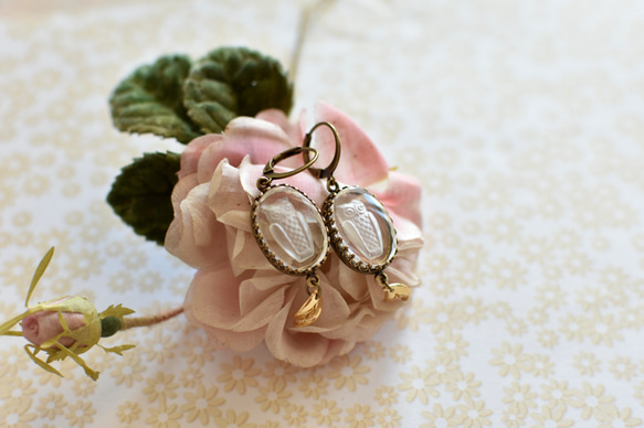 フクロウ型シルバーブローチ キャッツアイ