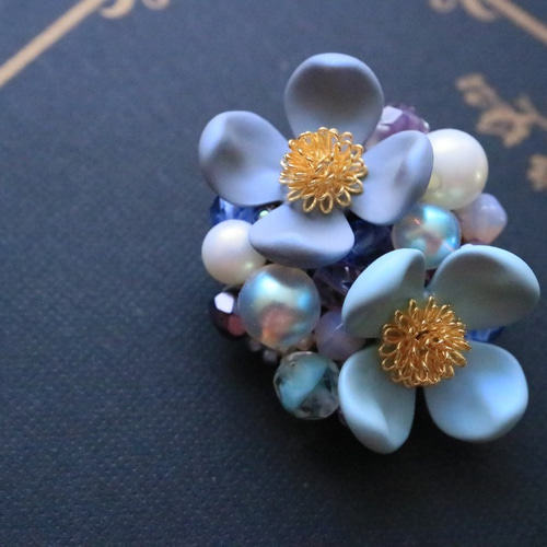 花水木のブローチ（ブルー）＊上品 ヴィンテージ風 パール はなみずき