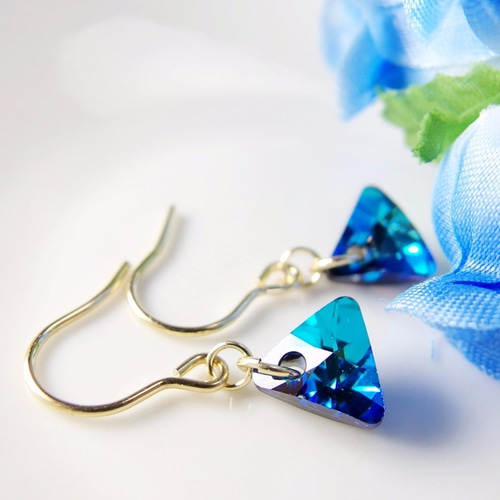 P115*最高級スワロフスキー(バミューダブルー色）☆一粒ピアス ピアス