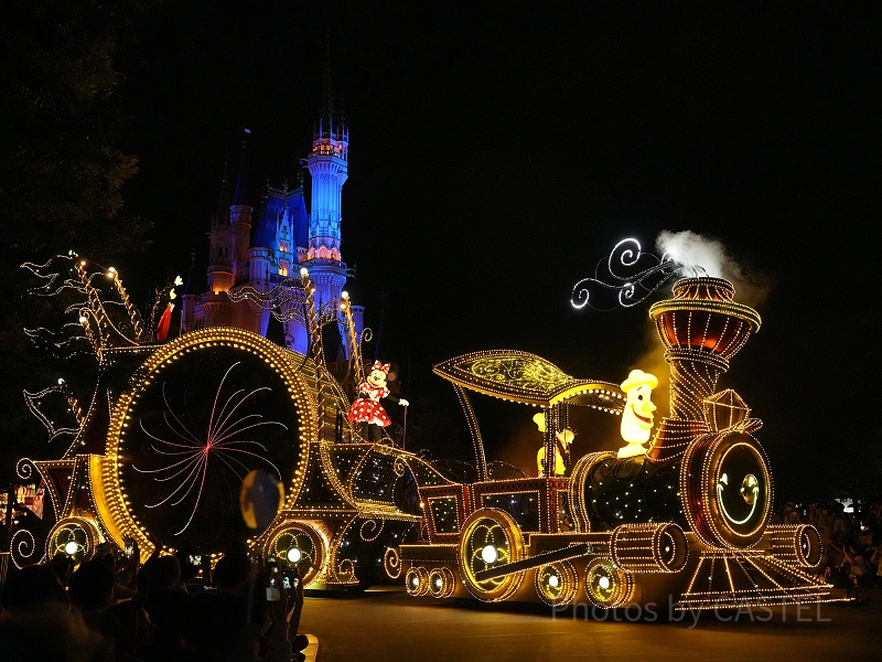 mickeys-dreamlights-train-