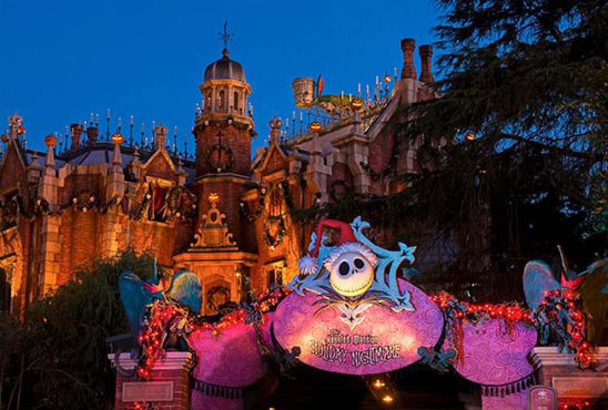 ホーンテッドマンション ホリデーナイトメアー」| キャステル | CASTEL