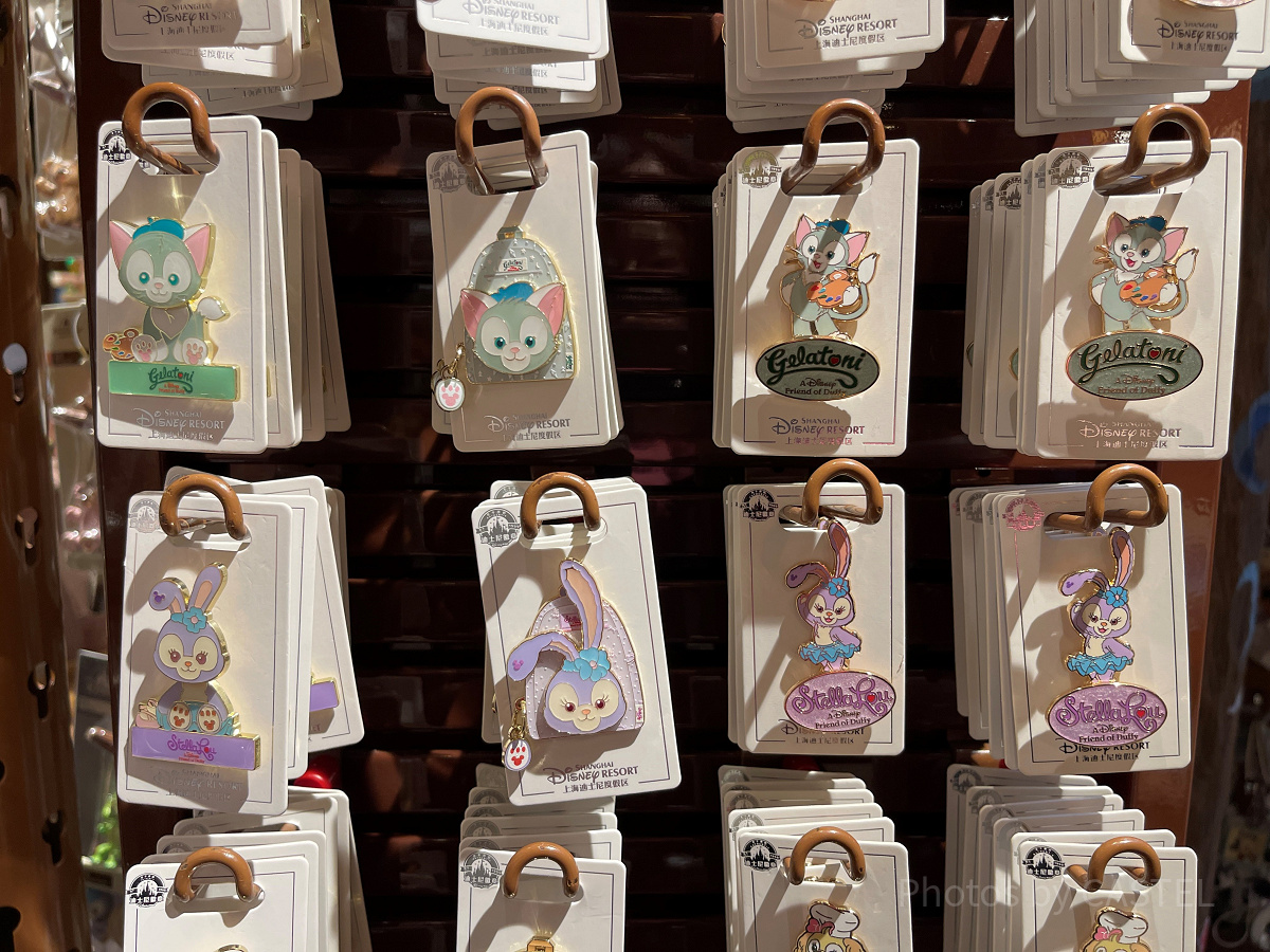 上海ディズニーランド正規品5周年ミッキーフレンズピンバッジ限数300