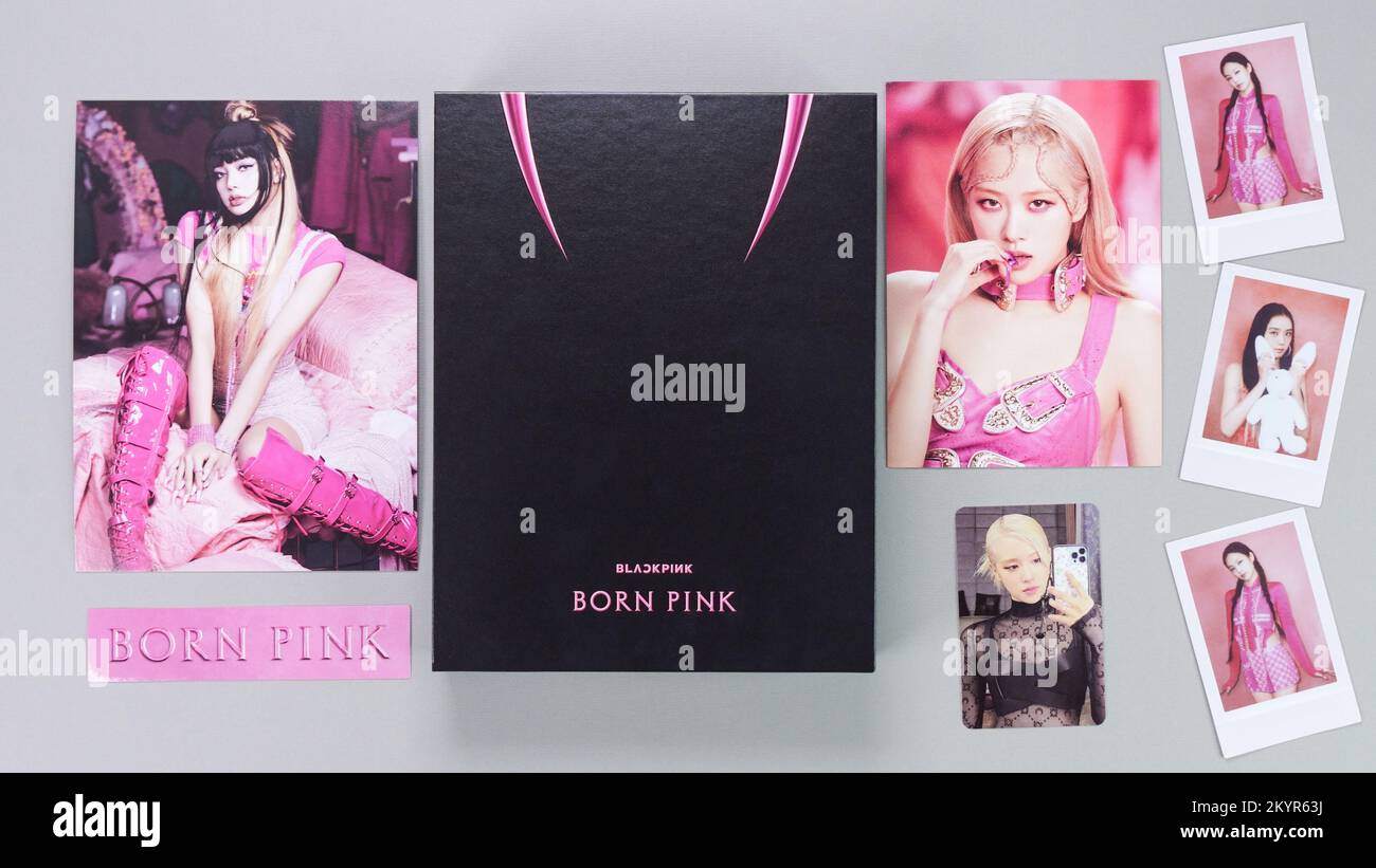 BlackPink BORN PINK 2nd Album Box set with posters cards selfie on