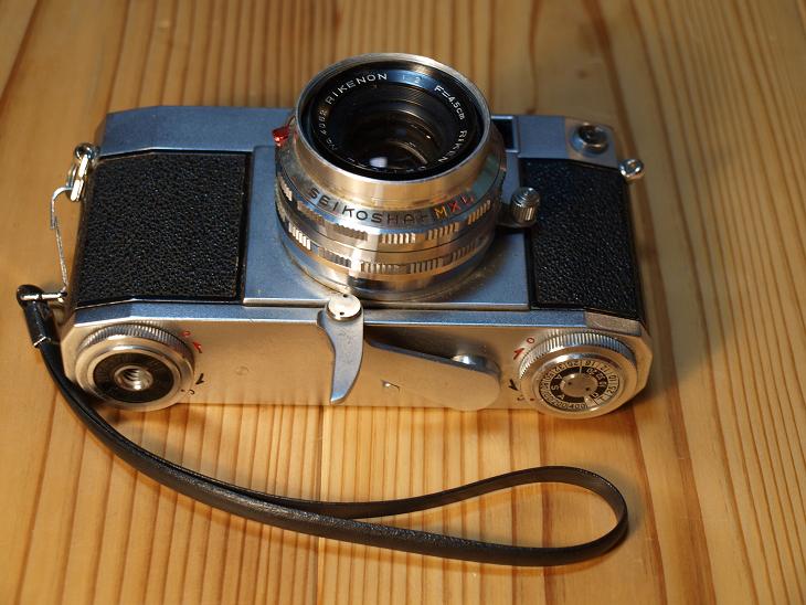 わたしのカメラ三昧 第2回「RICOH 35 De Luxe」 ～シャッター羽根の怪