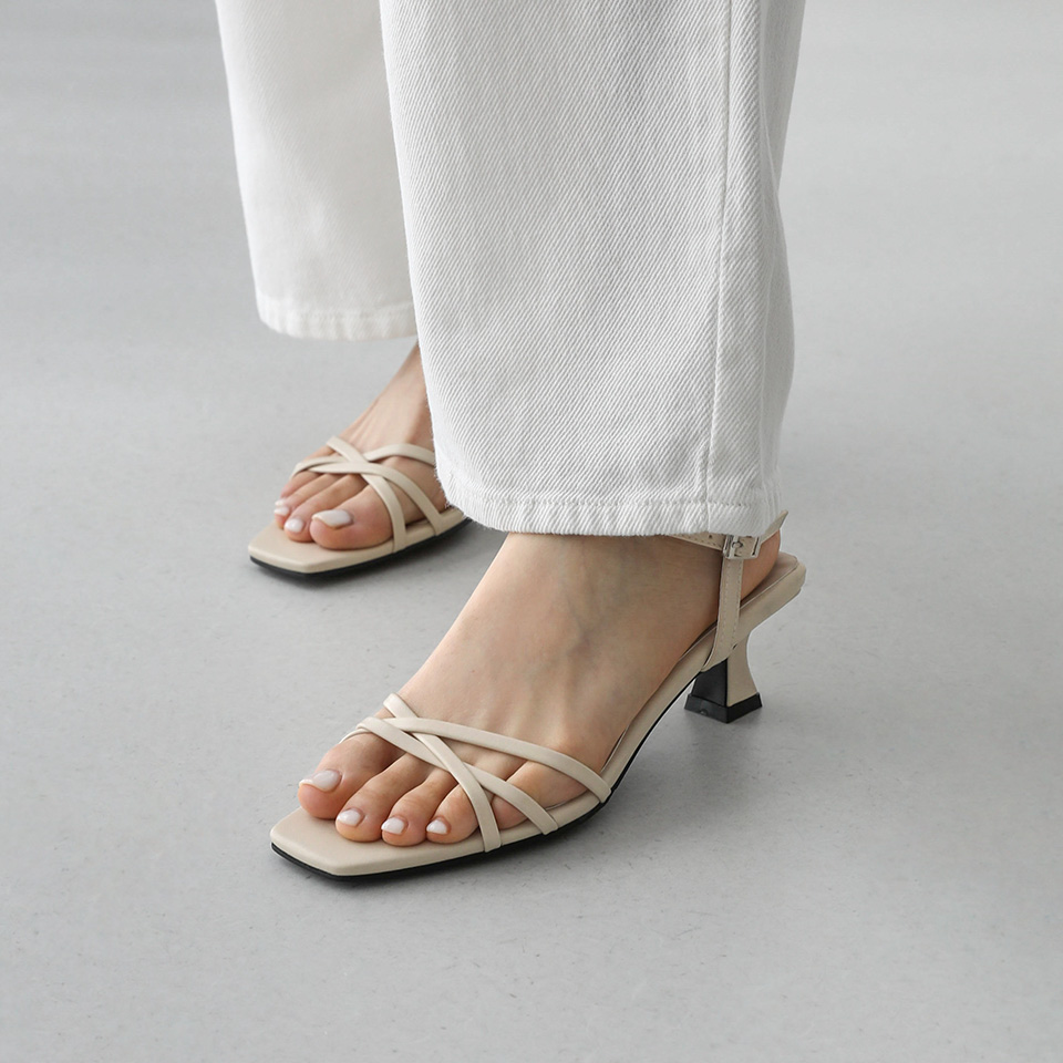 Herez ストラップ サンダルヒール (5cm) | SAPPUN