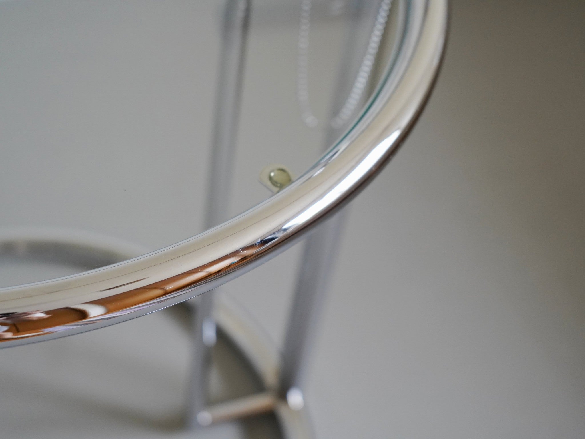 アイリーン・グレイ E1027 アジャスタブルテーブル クラシコン