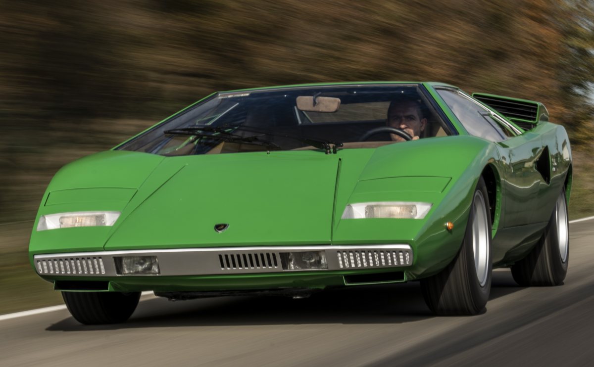これぞ俺らのスーパーカー」ランボルギーニ カウンタックが16年の