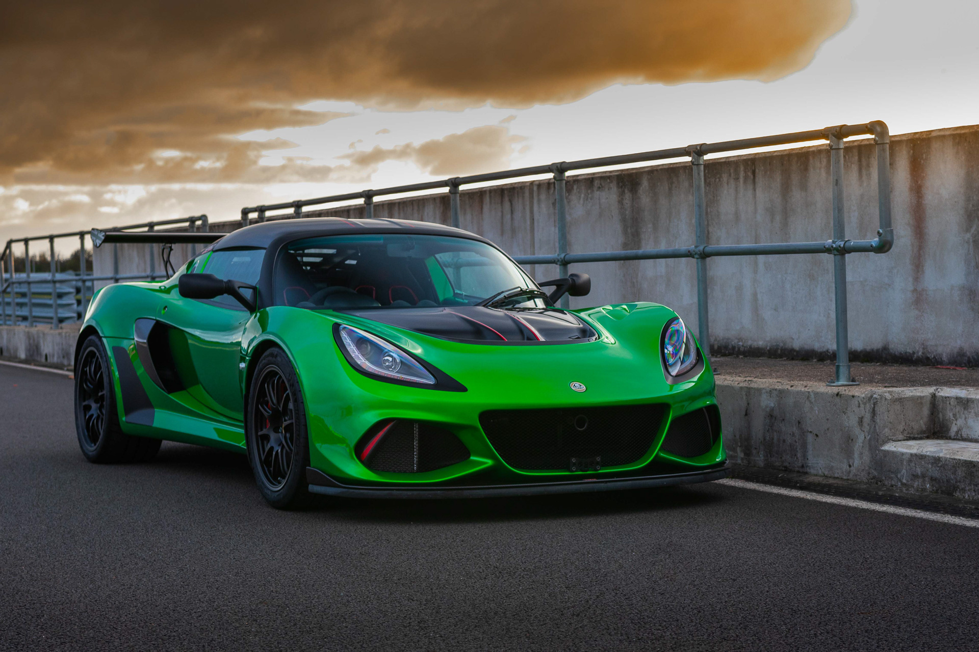 ロータス、乾燥重量1059kgで436PS/440Nmを発生するV6 3.5リッター