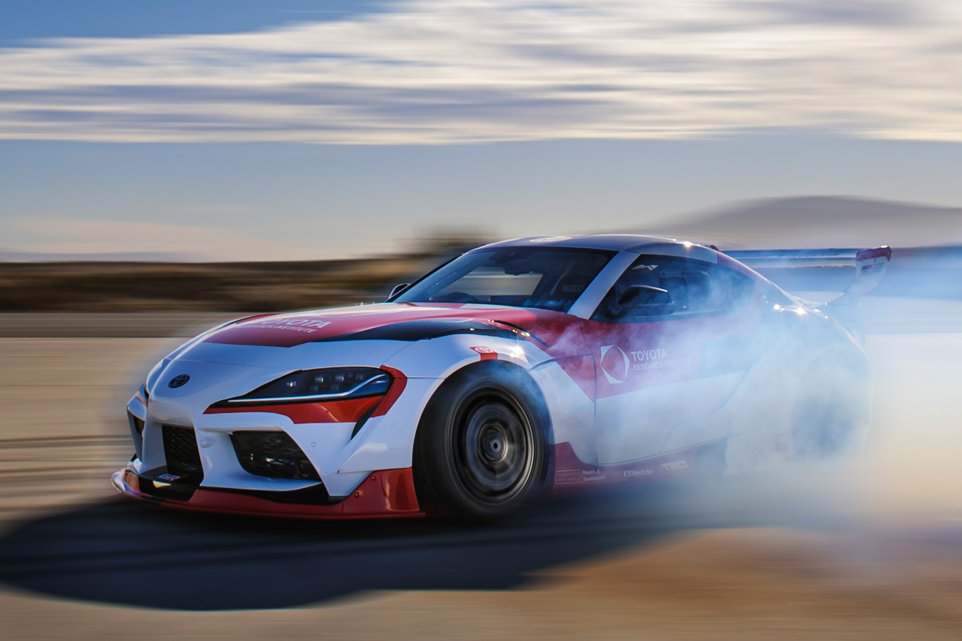 トヨタ スープラ 1/10R/C ドリフトカー トヨタ スープラ 1/10R/C