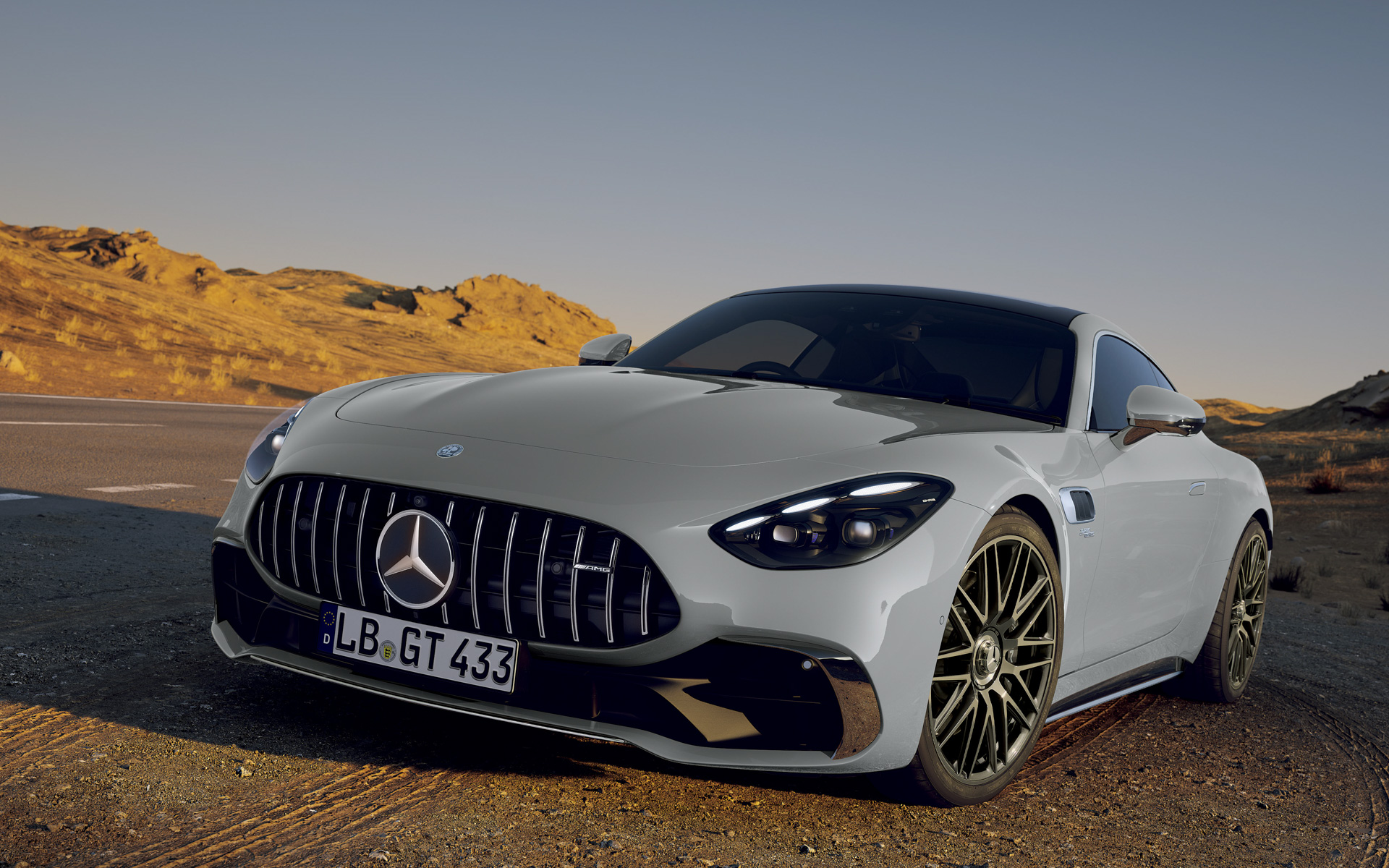 メルセデス・ベンツ、「メルセデスAMG GT 43 クーペ」 1650万円の2.0