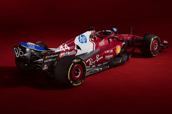 フェラーリ、2025年マシンのカラーリングを発表。新車SF-25のフロント