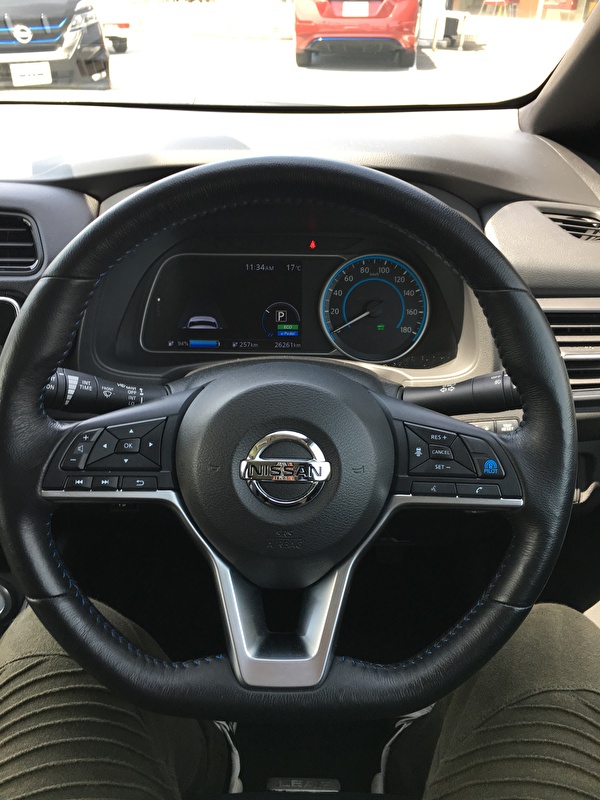 EVは発進から最大トルク！】日産リーフ試乗しました！ 内装・試乗編