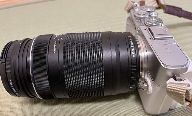 olympus pen e-p7とm.zuiko digital ed 75-300mm f4.8-6.7 iiレンズで