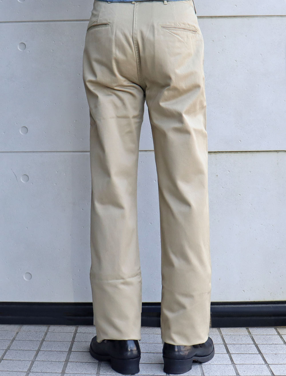 シャンブレーにも良く合うチノパン ！！( ◠‿◠ ) 大人カジュアル