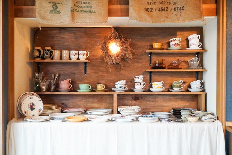 普段使いできるアンティーク食器が手に入る♪「Antico.（アンティコ