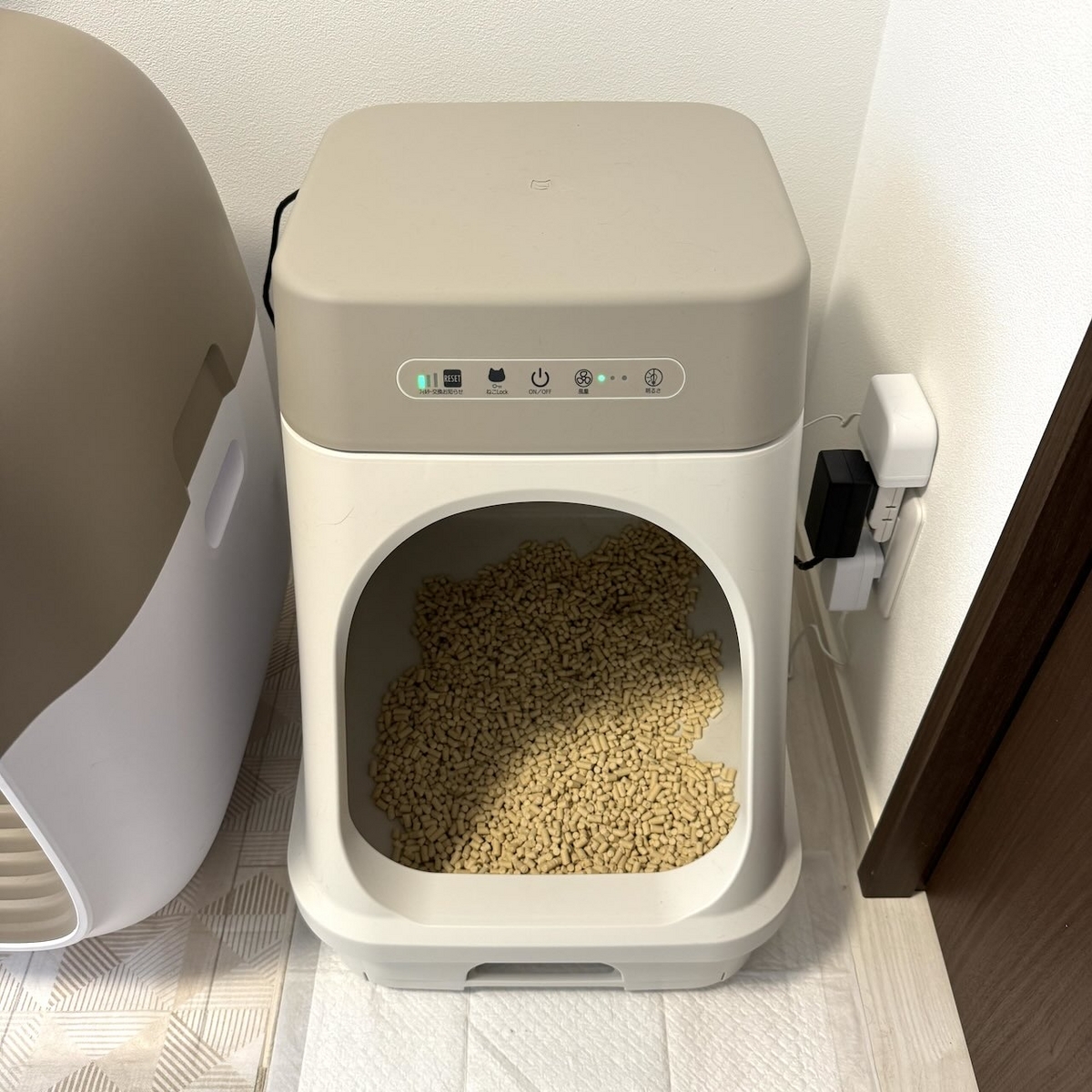 猫臭ゼロを目指して〜「デオトイレ脱臭ファン＋」を買ってみた