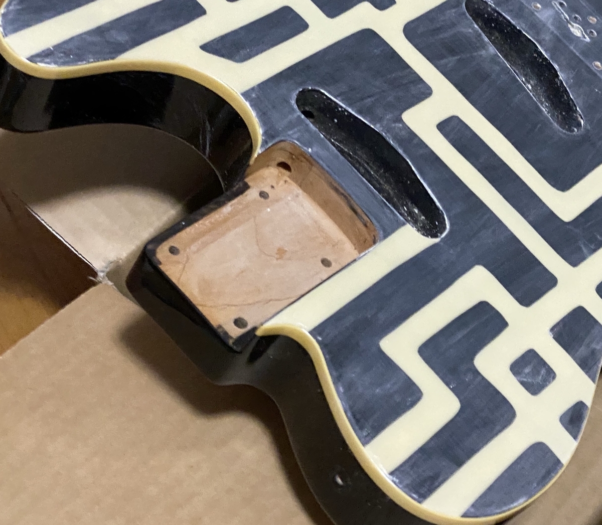 布袋寅泰さん本人使用ギターのG柄を再現！！「FERNANDES TE-95HT初期型