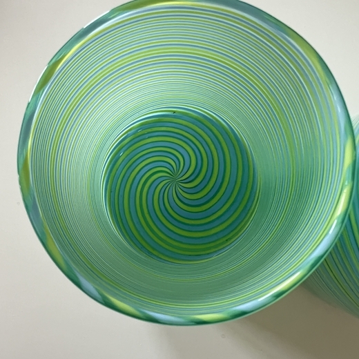 繊細で美しいヴェネチアングラスです。緑色です ベネチアンガラス
