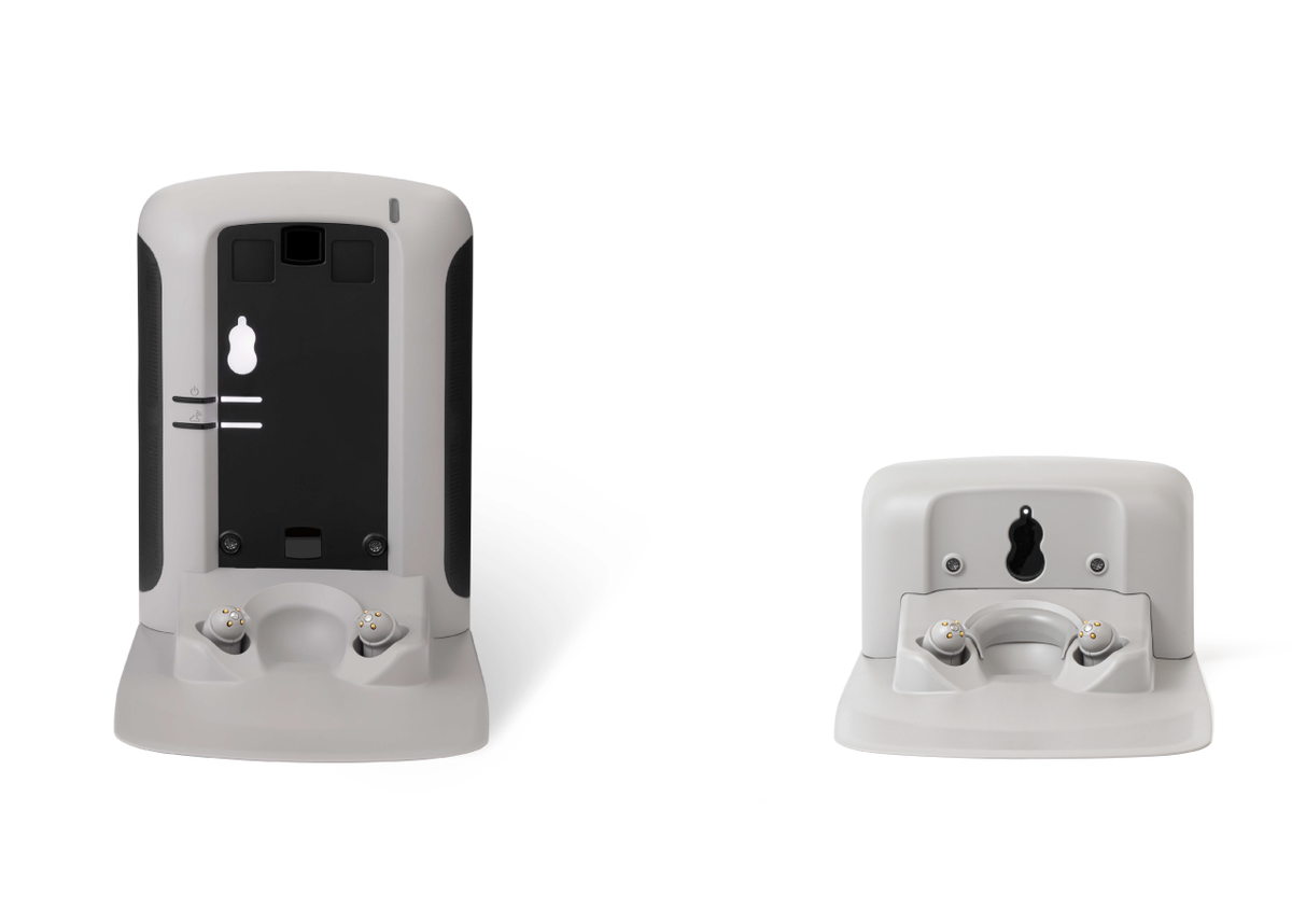 LOVOT1.0（初代）本体、ネスト（充電器）、洋服3枚、眼鏡、鼻セット