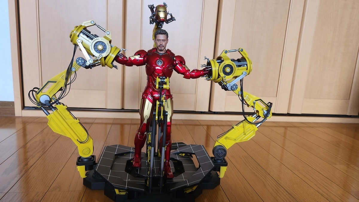 ホットトイズ 1/4 アイアンマン マーク4 パワードスーツ装着機付き