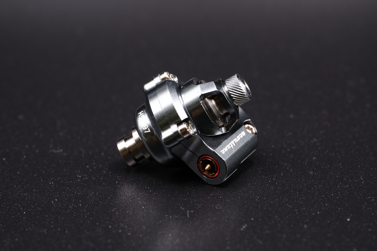 Acoustune HS1697TI レビュー「シングルダイナミックを採用した