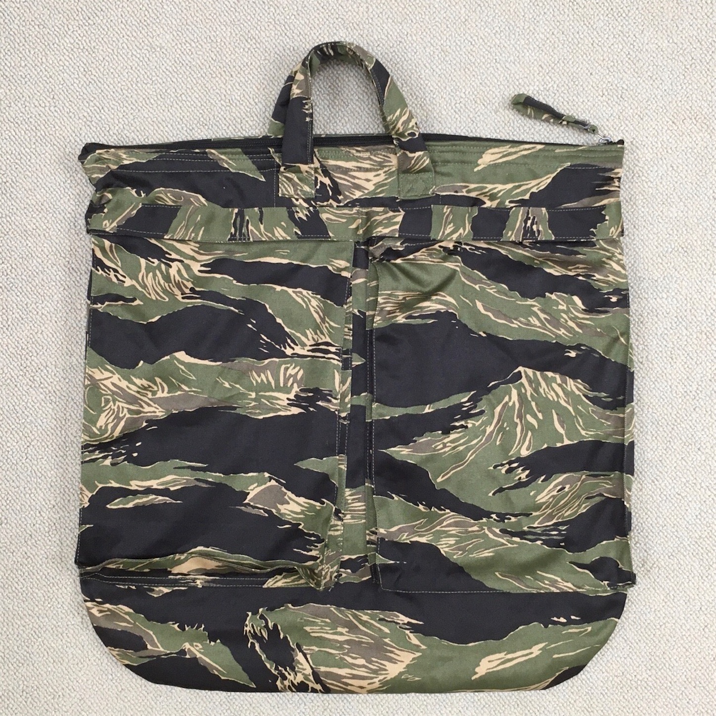 迷彩ヘルメットバッグ US MILITARY TYPE HELMET BAG 迷彩ヘルメット