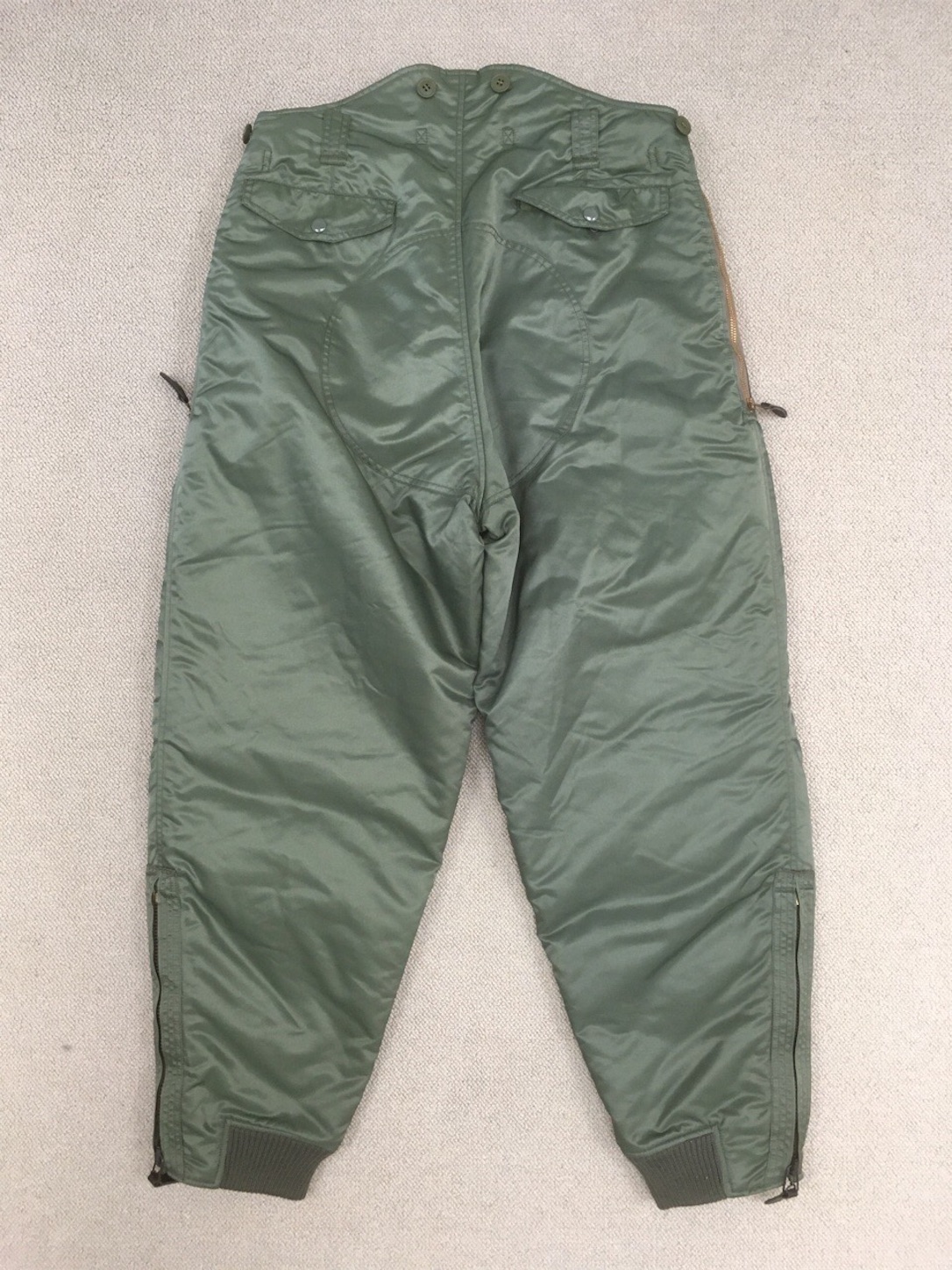 メーカー不明！【アメリカの軍服】空軍パイロット用防寒トラウザーズF