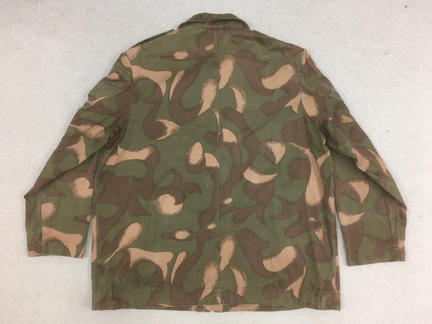 完全版です！【ハンガリーの軍服】陸軍空挺迷彩フィールドジャケット