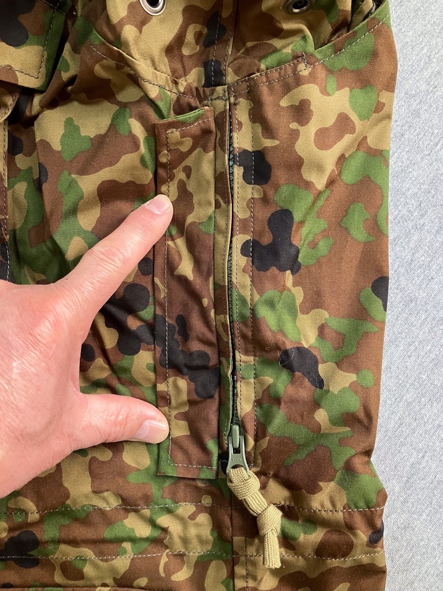 傑作モデル品です！【自衛隊装備品】陸上自衛隊迷彩防寒戦闘服外衣