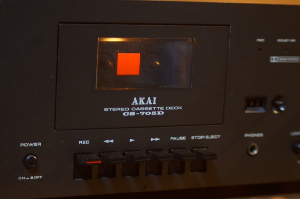 AKAI CS-705D かっこいいカセットデッキを買った - 古いものが好き