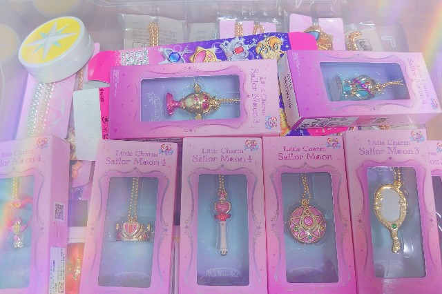 セーラームーン食玩を全部開封する - 黒髪ボブは侮れない