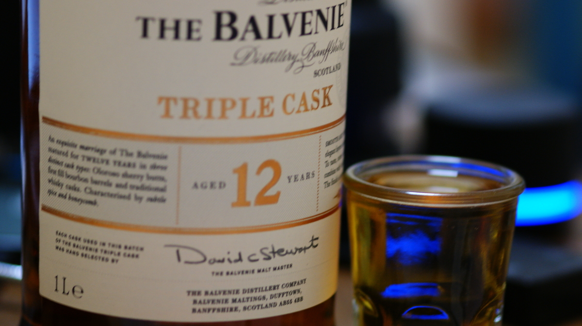 パラフィルムをボトルに被せた - haldaneのウィスキー日記