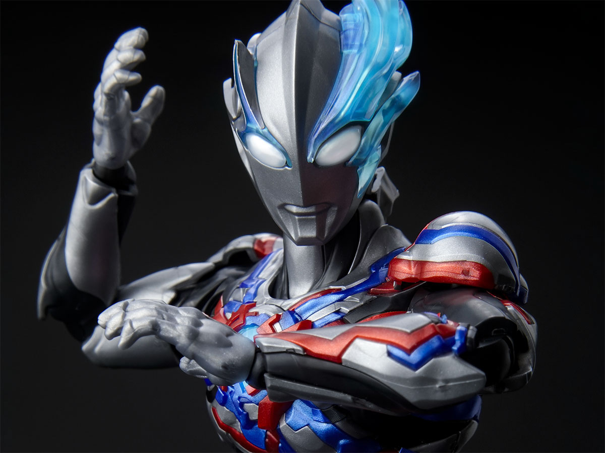 Figure-rise Standard】眩い光の中からやってきた、ウルトラマン