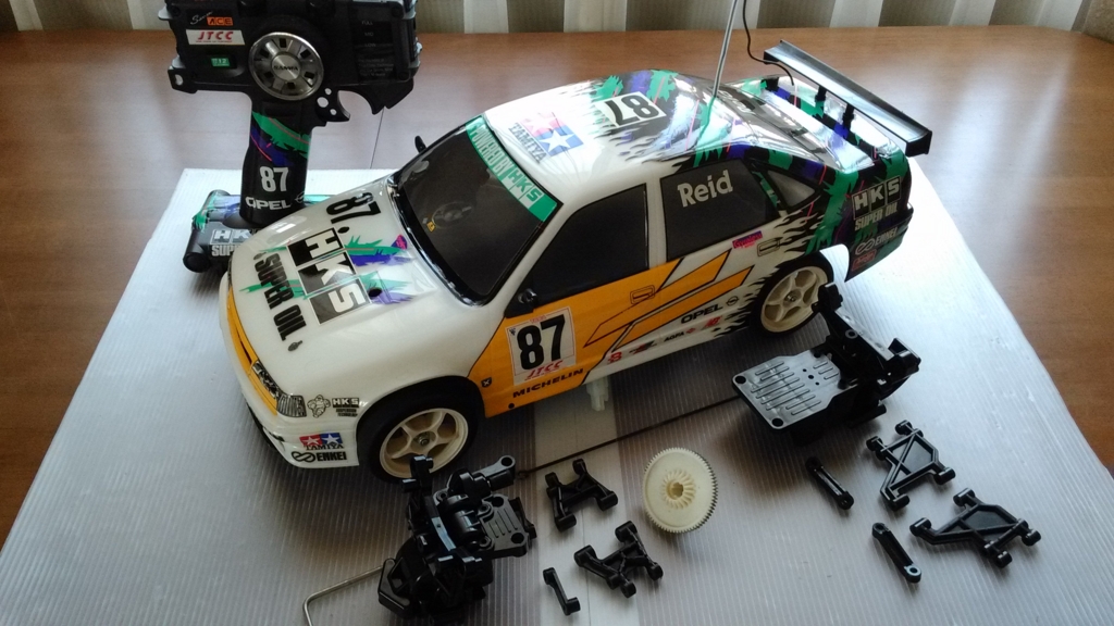 オペルベクトラ ツインモーター仕様 - おーちゃんの今日もラジコン日和