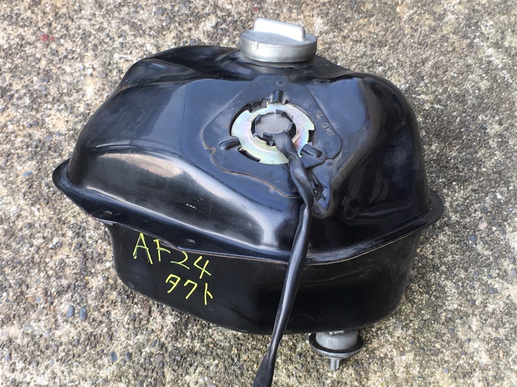 ns1 燃料タンク サビなし 固定用ステーとガソリン受け付き ns1 燃料