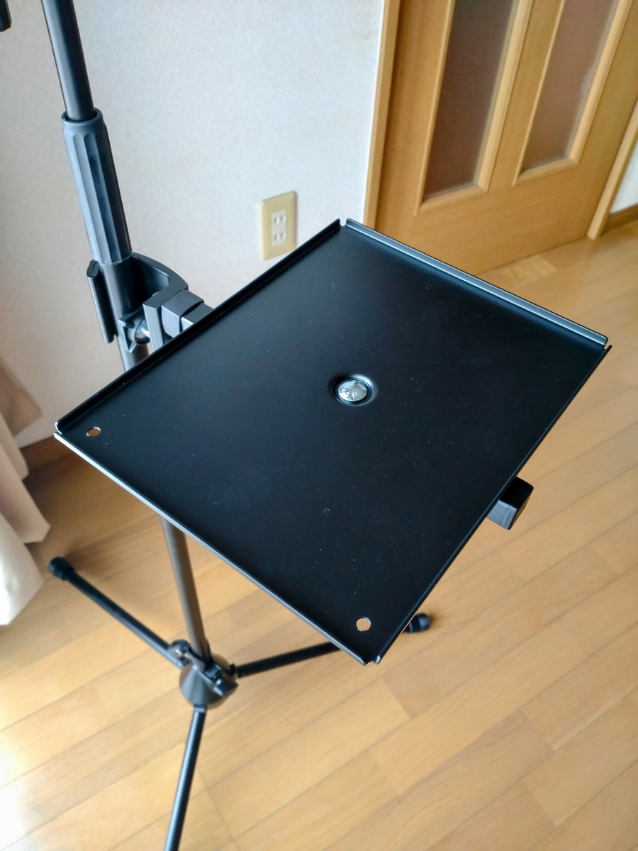 K&M 8Uデスクトップ用ラックスタンド+トレイ+ヘッドホンホルダー K&M