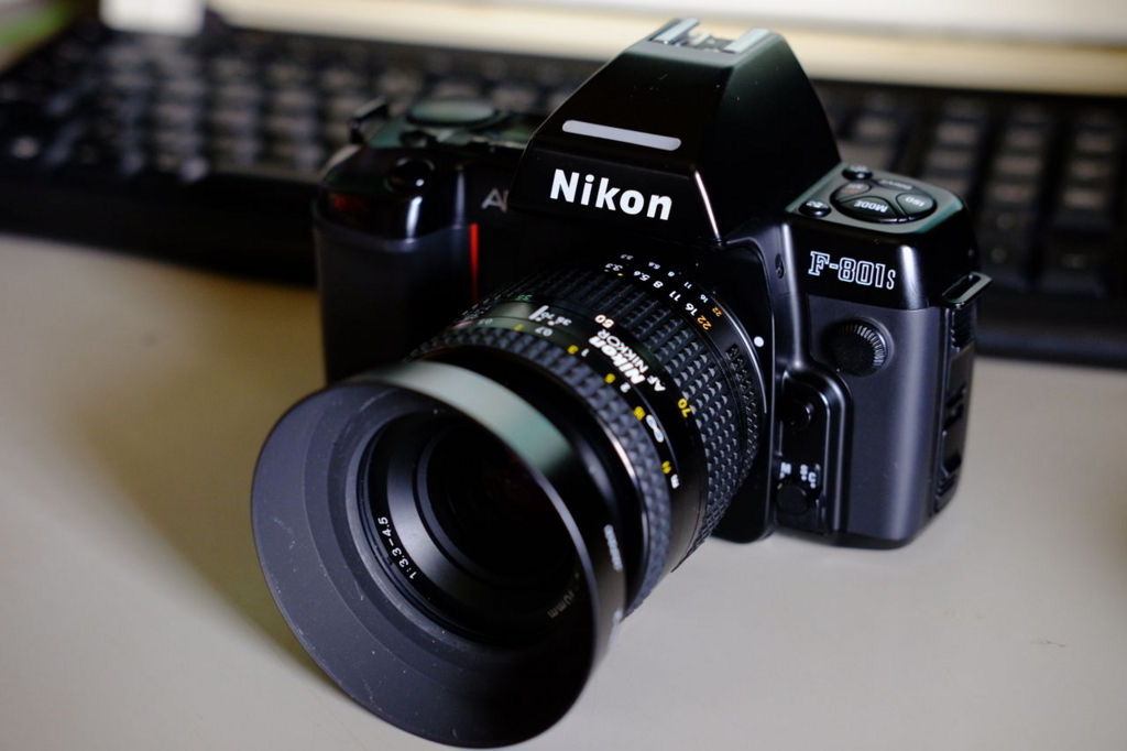 Nikon F-801s デジタル一眼レフカメラ Amazon | Nikon F-801s ボディ