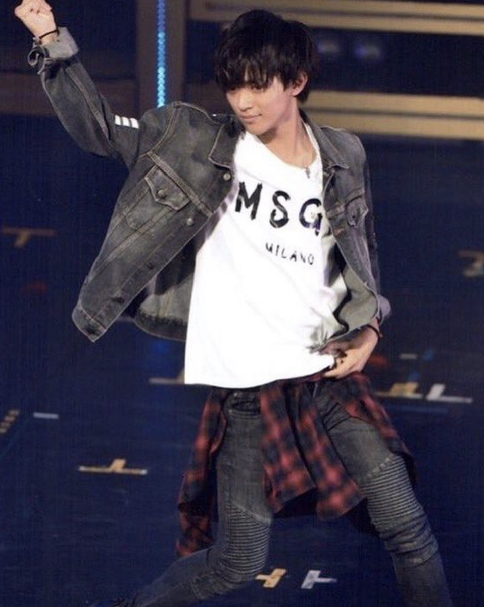 永瀬廉くん着用（Tシャツ） - Fashionista Press