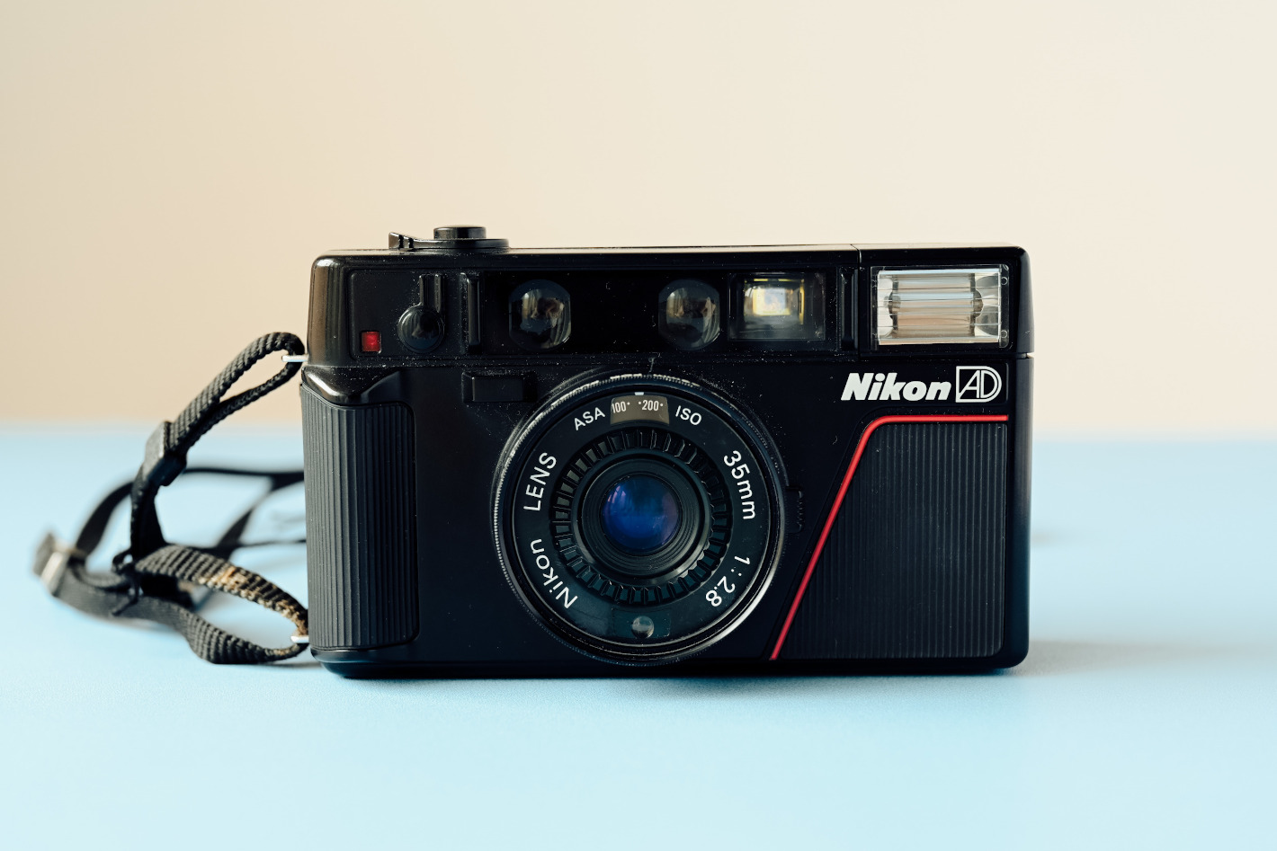 Nikon L35 AF ニコン F2.8 コンパクトフィルムカメラ 35mm 1:2.8