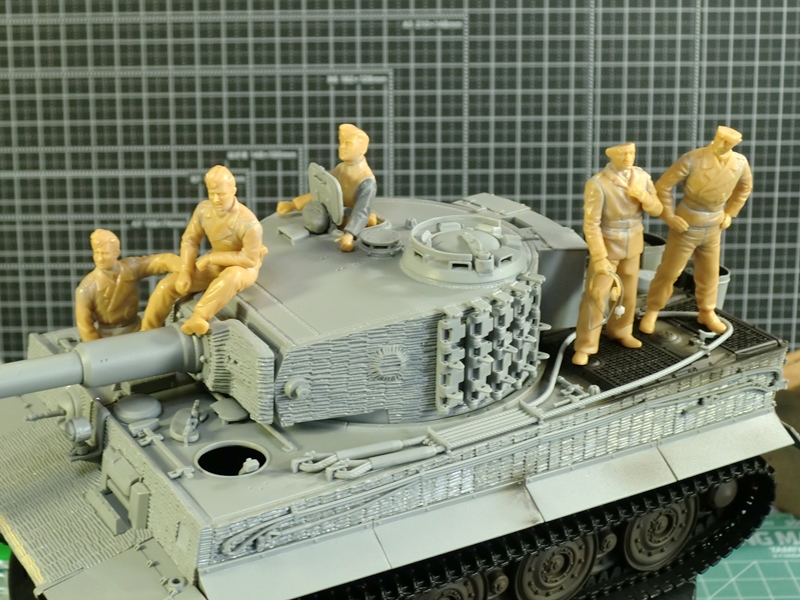 ドラゴン 1/35 タイガーI 後期型 Part7 - AFVモデラーの巣