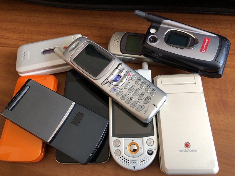 集まれ！～懐かし思い出の携帯電話～そこに進化の歴史があった