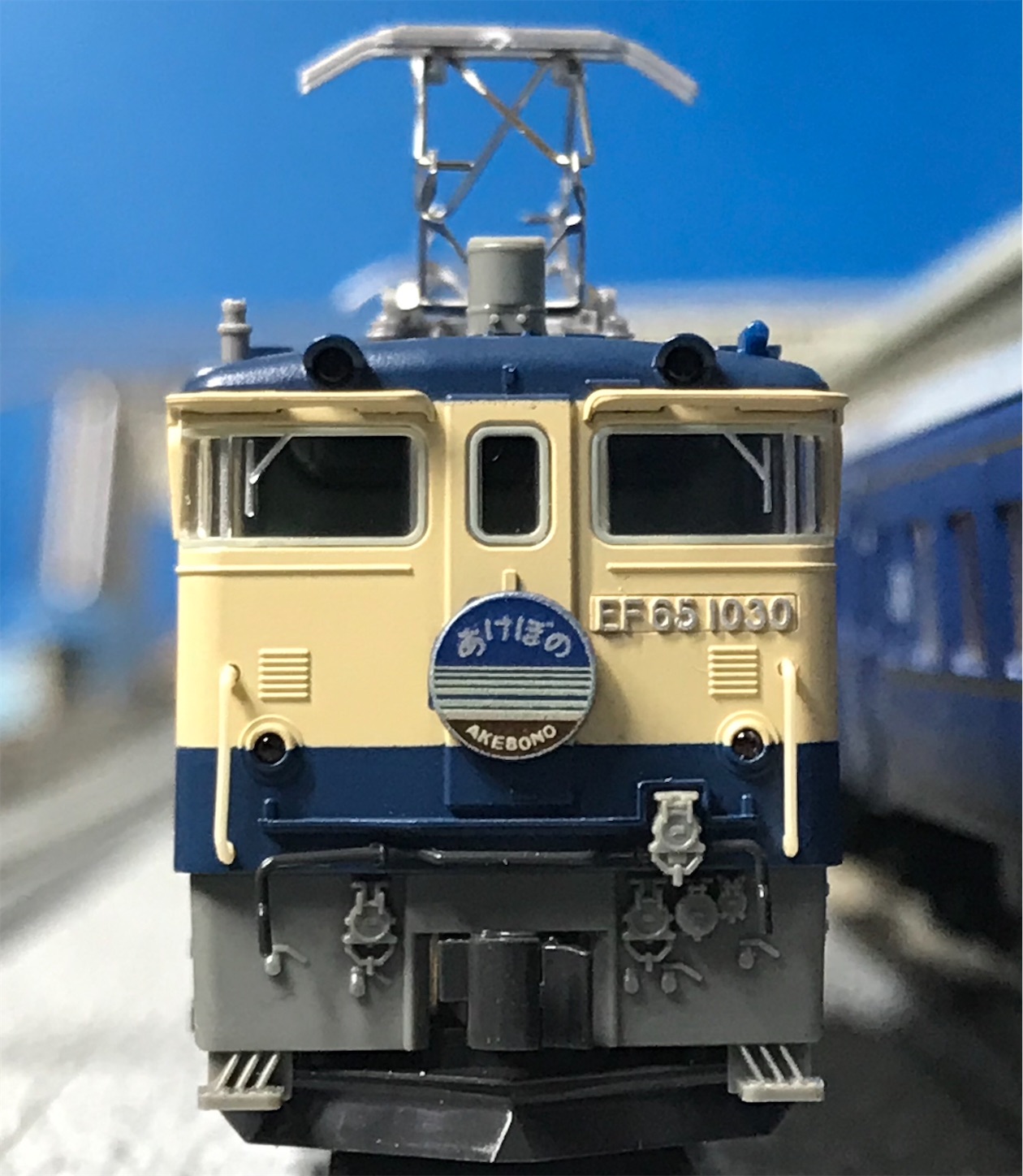 KATO EF65-1000前期形で「あの列車」を再現！ - 休日の屋根裏