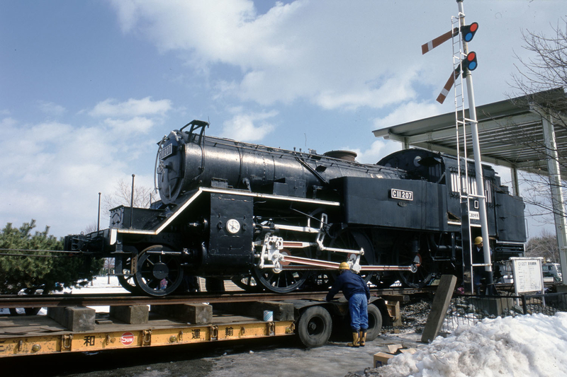 C11 207 復元に向けて - ただいま鉄道写真スキャン中