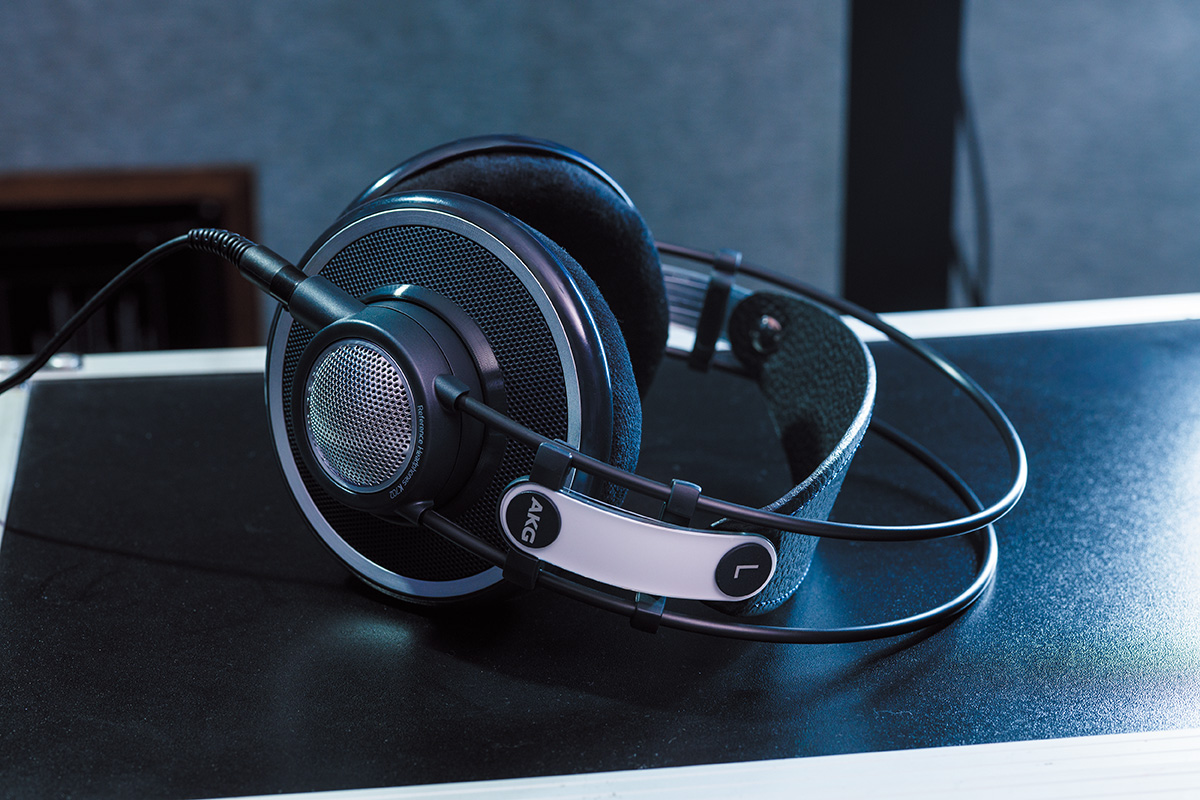 2万円以下】AKGのヘッドホン、K702レビュー！軽すぎて“時間を忘れる