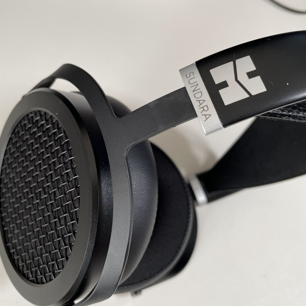 HIFIMAN『SUNDARA』レビュー。平面駆動型ヘッドホンを楽しもう