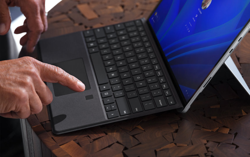 Surface Pro Signature Keyboard with Fingerprint Reader - Microsoft