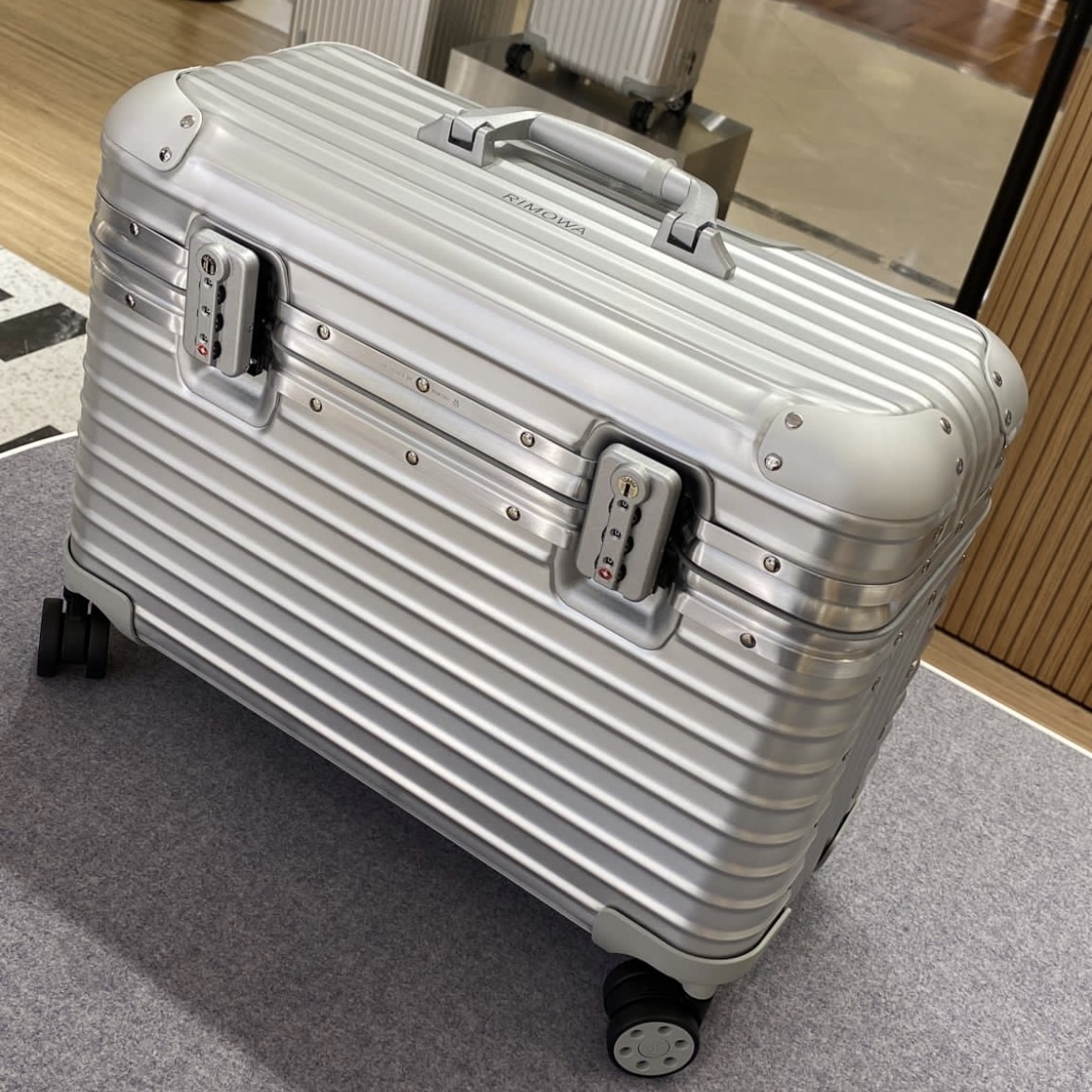 RIMOWA◇ORIGINAL◇パイロット◇アルミニウムボディ◇シルバー (RIMOWA