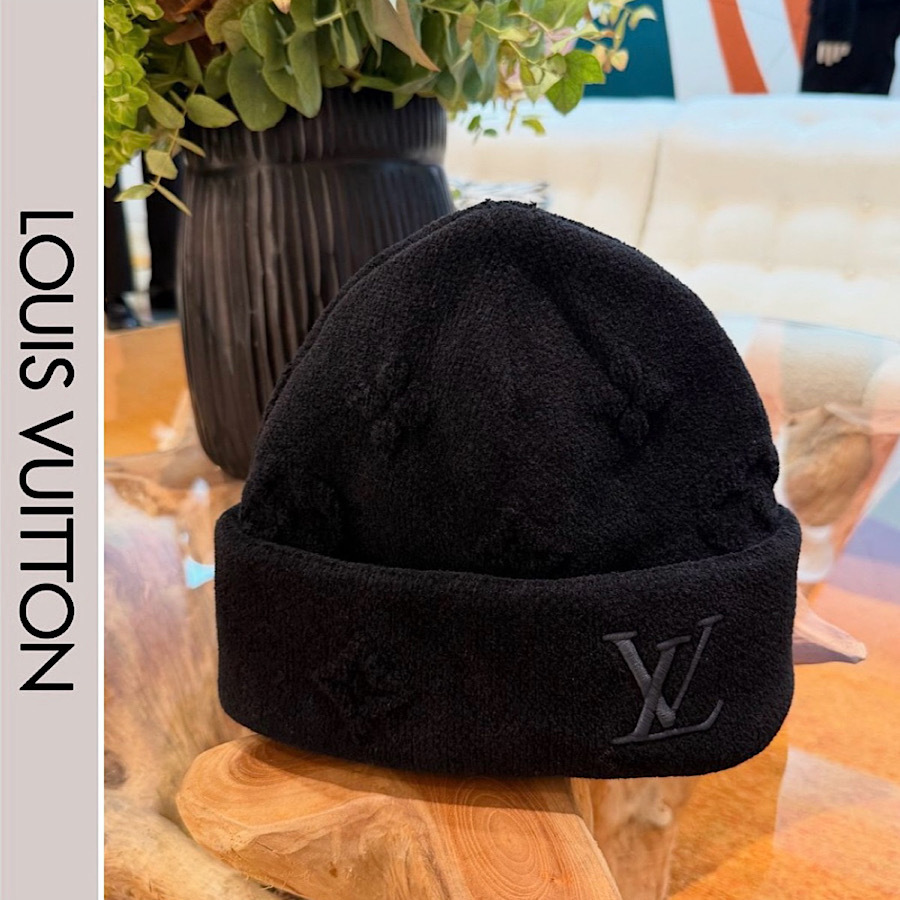 カジュアルコーデに》LOUIS VUITTON モノグラム ニット帽 (Louis